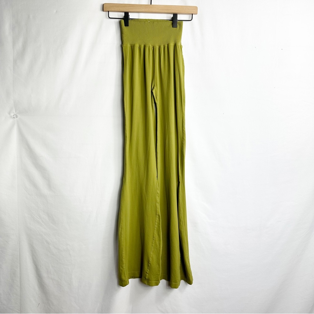 FREE PEOPLE Good Karma Flare Leggings NWOT in XS/S - Picture 2 of 7